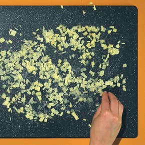 How to Crush Ginger